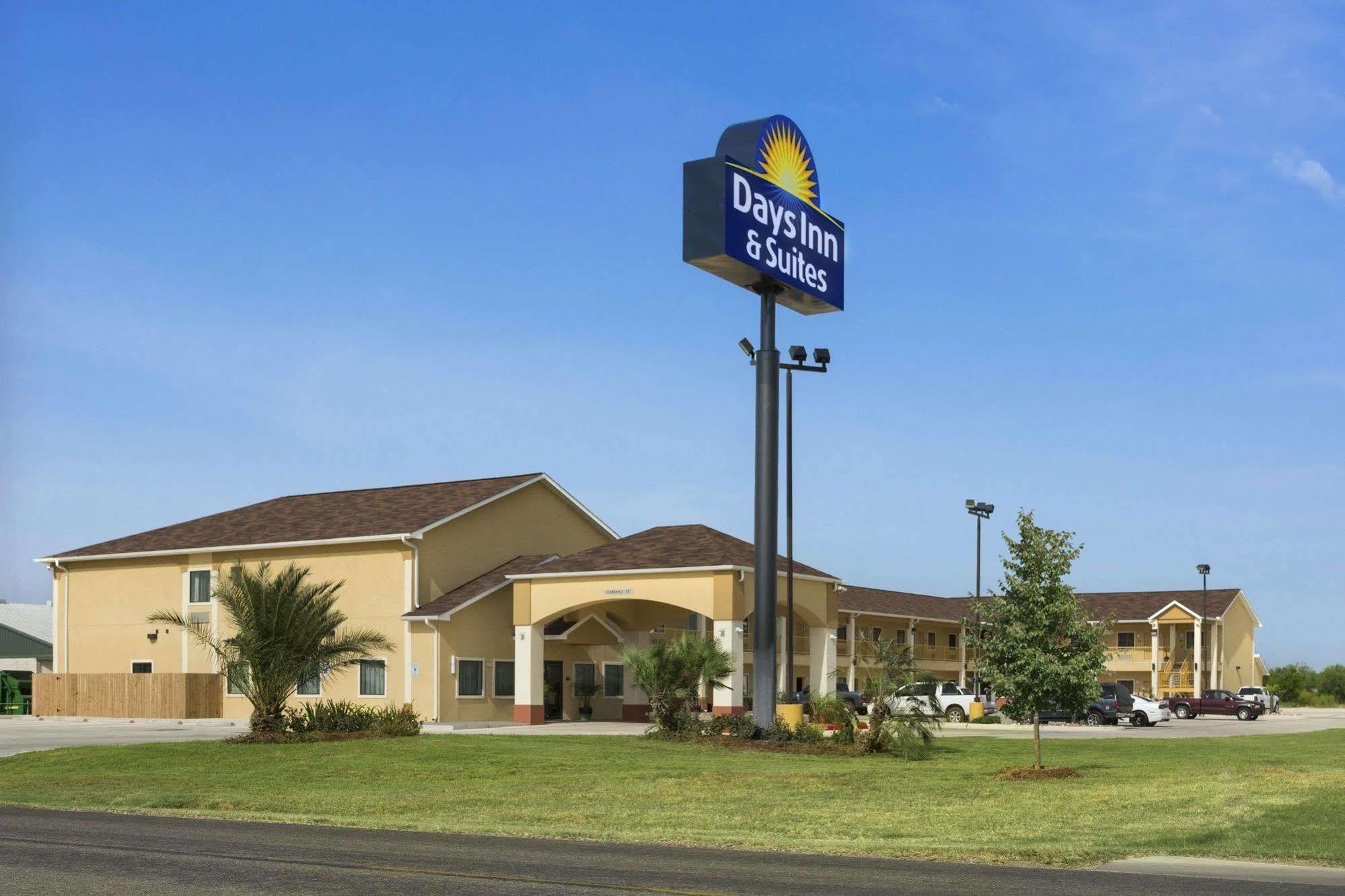 Days Inn Pearsall ภายนอก รูปภาพ